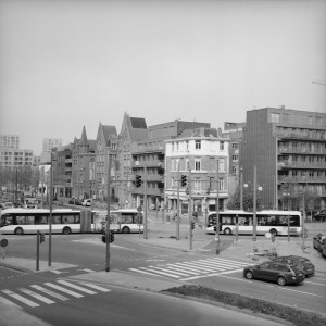 http://www.philippedo.eu/do2013/files/gimgs/th-50_Binnenvaartstraat-anvers-0422-01839.jpg